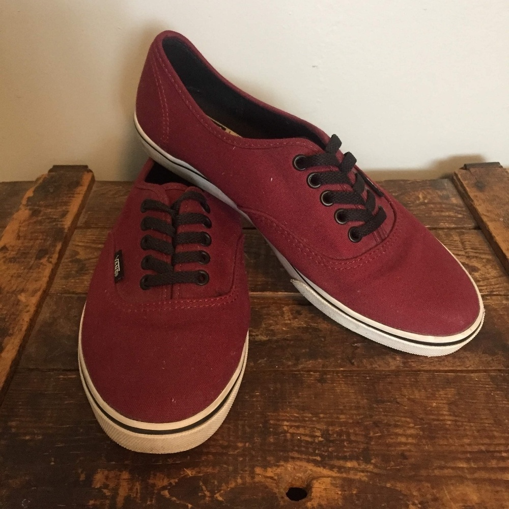 Maroon Vans Authentic Lo Pro Canvas Skate Shoe